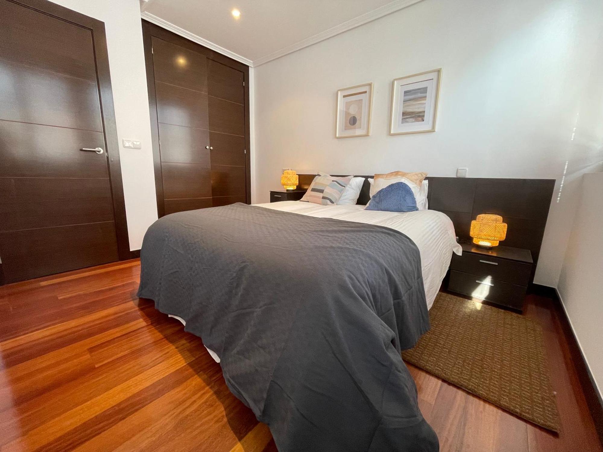 Atuaire Home Vivienda A Luminosa Parking Incluido En Plena Calle Comercial Burgos Exterior foto