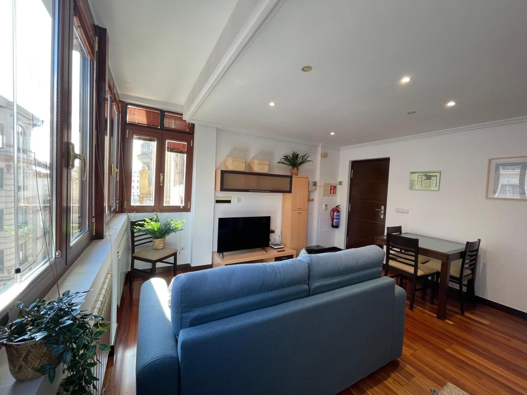 Atuaire Home Vivienda A Luminosa Parking Incluido En Plena Calle Comercial Burgos Exterior foto
